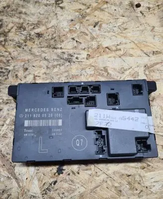 Mercedes-Benz E W211 Door control unit/module 2118200526 356803