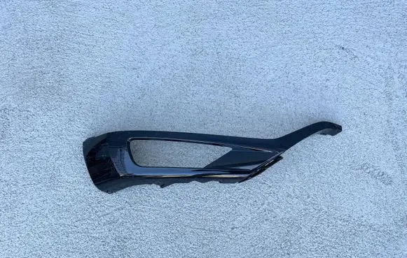 Volvo XC90 Front bumper splitter molding 31383801