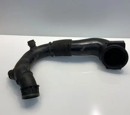 Porsche Macan (95B) Turbo air intake inlet pipe/hose 95B129532B 3034094