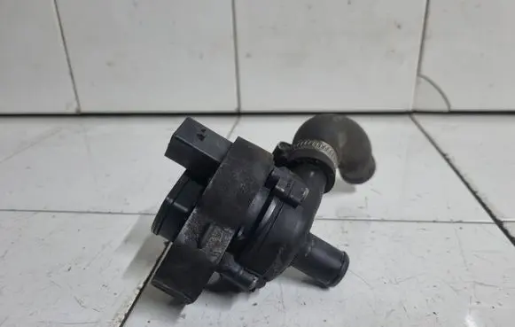 Mercedes-Benz Vito Viano W639 Electric auxiliary coolant/water pump A2118350028 3130591163