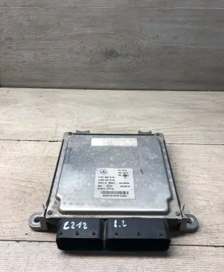 Mercedes-Benz E W212 Engine control unit/module A6519007500 28336101 A0064461540