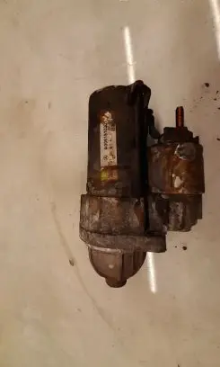 Mercedes-Benz B W245 Starter motor A0061510301