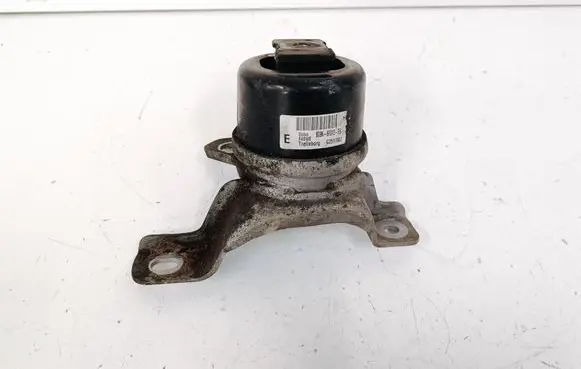 Volvo XC60 Engine mount bracket 8G9N6F012BB G2517002