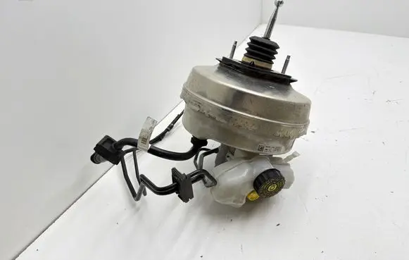 BMW 5 G30 G31 G38 Brake booster 8074224 2030978570 03785709314