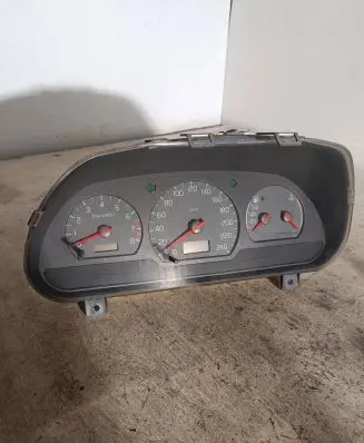 Volvo S40, V40 Speedometer (instrument cluster) 30819871 30822392 DP020