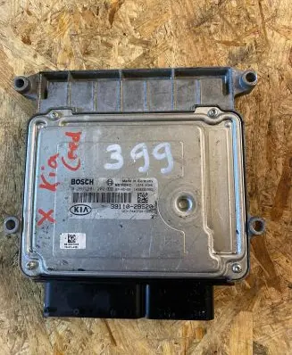 KIA Ceed Engine control unit/module 391102B520 0261201202
