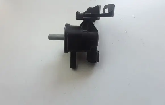 Toyota Yaris Valve 90910TC001