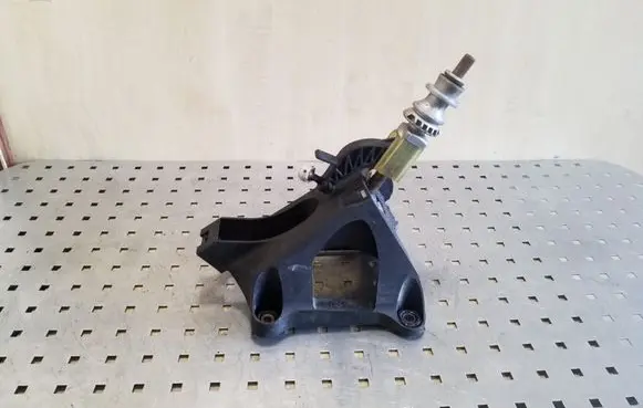 Toyota Auris 150 Gear shifter/selector 112102102