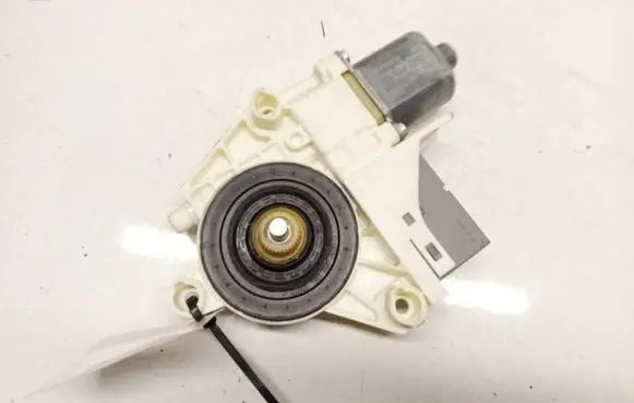 Peugeot 407 Rear door window regulator motor 0130822201
