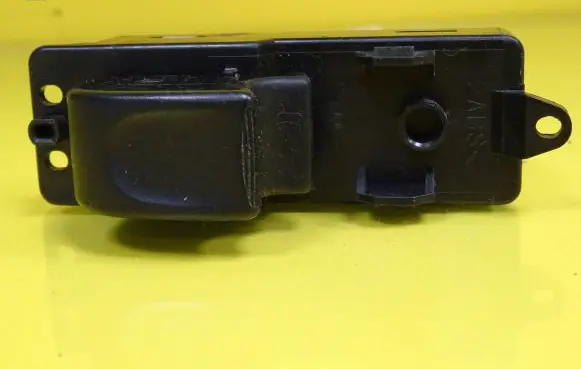 Opel Frontera B Electric window control switch 9971221021