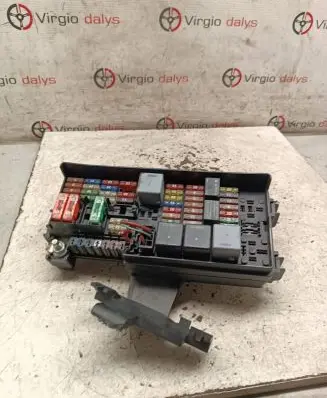 Mercedes-Benz R W251 Fuse box set A1645400272 15454741 5072426