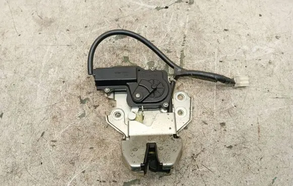 Chrysler 300 - 300C Tailgate/trunk/boot lock/catch/latch 581AA 31107C