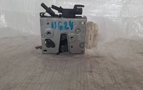 Audi A3 S3 8L Front door lock 8l1837015a