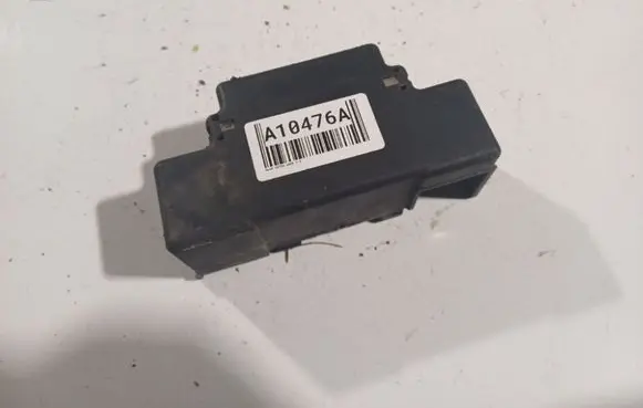 Opel Astra H Fuse box cover 74338300