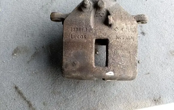 Nissan Primera Front brake caliper