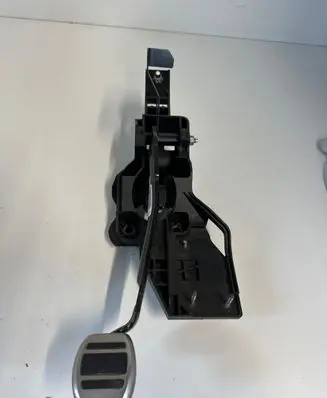 Peugeot 3008 II Brake pedal P1002585B