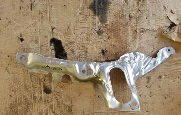 Mercedes-Benz Vito Viano W447 Exhaust heat shield 140133472R
