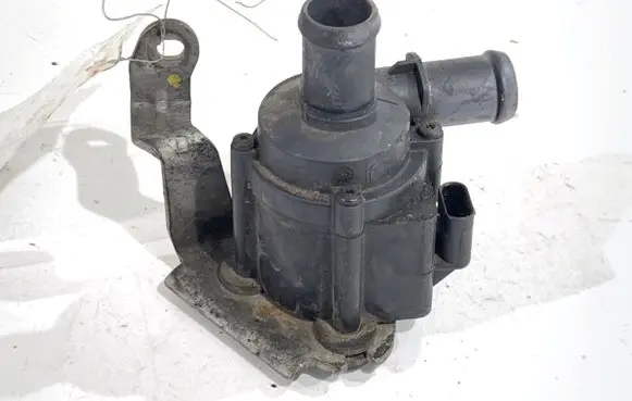 Audi Q8 Oil filter mounting bracket 06H121601N