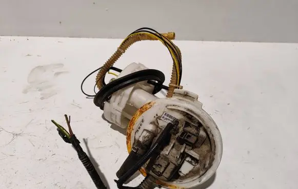 Audi A4 S4 B6 8E 8H Fuel injection high pressure pump 220801013003