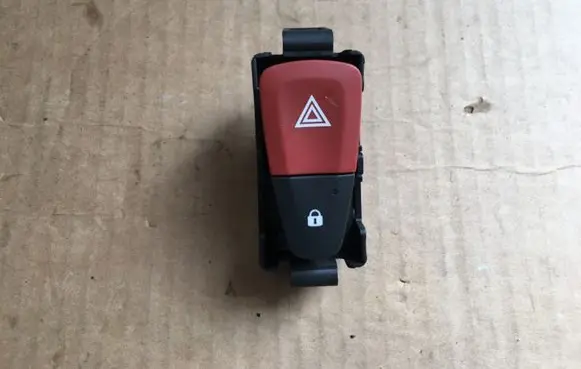 Renault Megane III Hazard light switch 8200214896A
