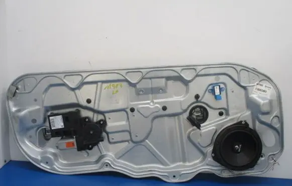 Volvo C30 Front door window regulator with motor
