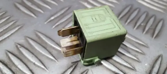 BMW 5 E39 Other relay 61368373700 61.368373700