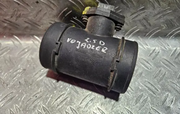 Chrysler Voyager Mass air flow meter 0281002132 4861076