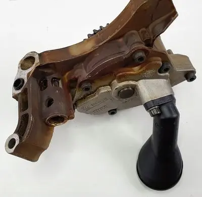 Volkswagen Golf VI Oil pump 03C105Q