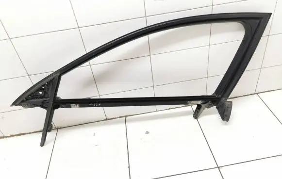 Audi A6 S6 C6 4F Front door window/glass frame 4F0837629 4f086738c