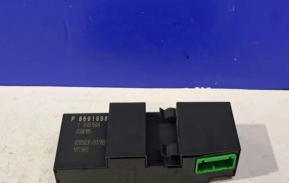 Volvo XC90 Acceleration sensor 8691998 P8691998
