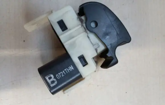 Mitsubishi Outlander Seat adjustment handle B0721THN