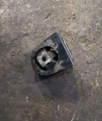 Toyota Corolla Verso AR10 Gearbox mounting bracket