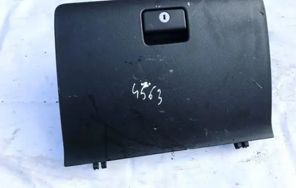 Toyota Corolla Verso AR10 Glove box 555510f010 55551-0f010