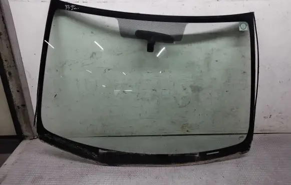 Nissan Tiida C11 Front windscreen/windshield window 