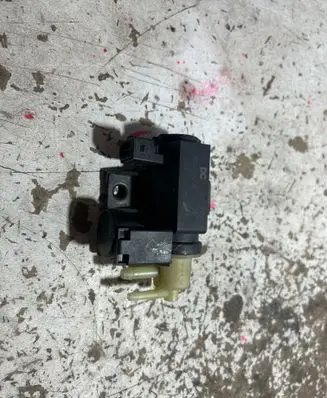 Renault Clio IV Turbo solenoid valve 8200790180 20T011 70181405