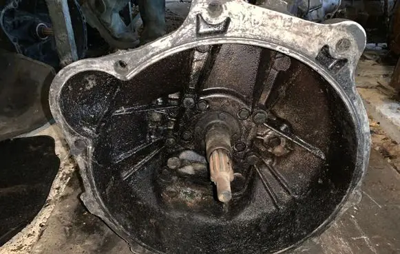 Mercedes-Benz E W123 Manual 4 speed gearbox 