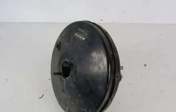 Renault Clio III Brake booster 8200895681