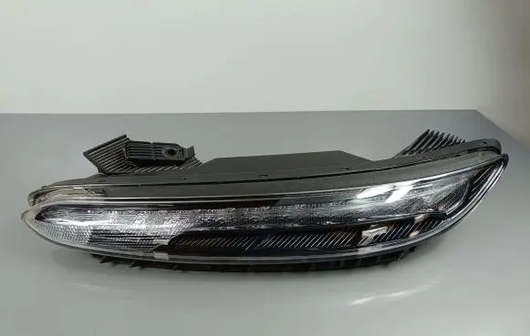 Hyundai Kona I Headlight/headlamp 92207
