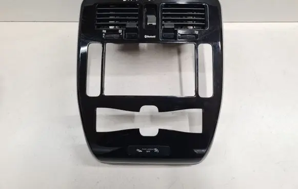Nissan Leaf I (ZE0) Dash center air vent grill 687503NA0A E9135211100 687513NA0A