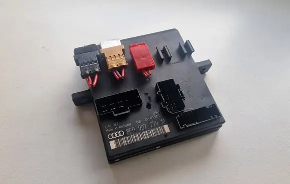Audi A4 S4 B7 8E 8H Comfort/convenience module 8E0907279M