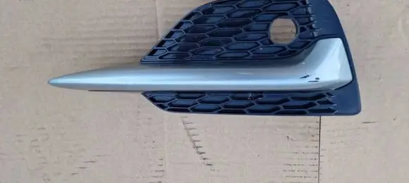 Nissan Qashqai Front bumper lower grill 62257HV20A