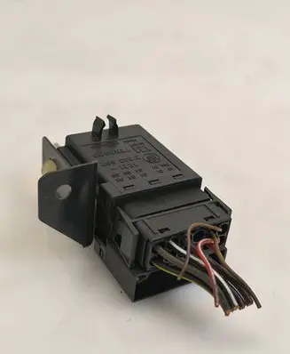 BMW 5 E39 Glow plug pre-heat relay 2243562 72RB500 1221