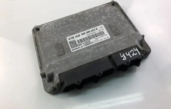 Skoda Fabia Mk2 (5J) Engine control unit/module ECU 03E906023B