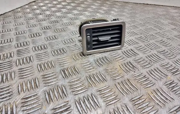 Volvo V70 Dashboard side air vent grill/cover trim 30755183 30755177