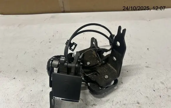 Mercedes-Benz E W212 Seat back rest lock catch A2129200176 2129200176