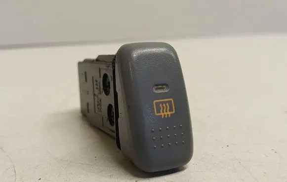 Honda HR-V Windscreen/window heater switch M17071