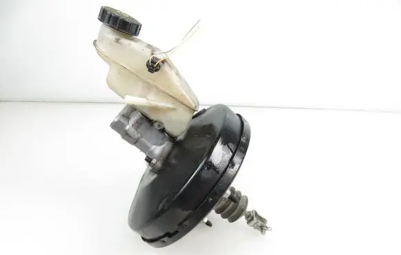 Toyota Yaris Brake booster 472000D170