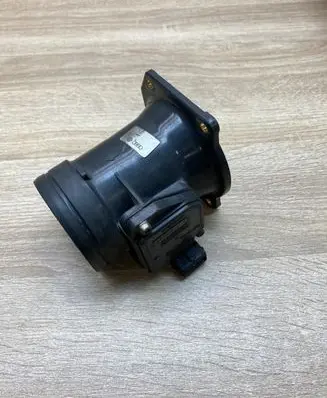 Audi A3 S3 8L Mass air flow meter 058133471 AFH6010B