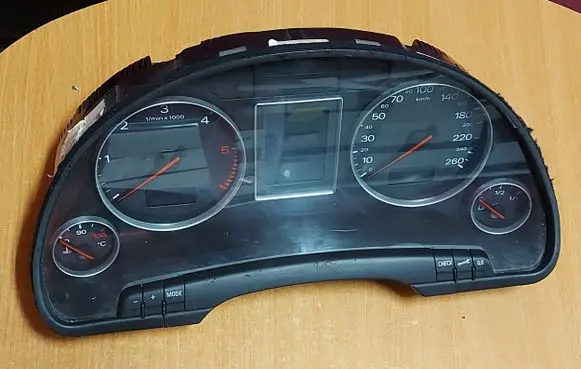 Audi A4 S4 B6 8E 8H Speedometer (instrument cluster) 8E0920900G
