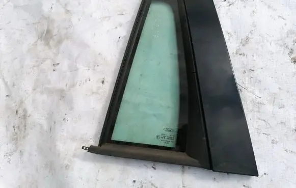 Rear vent window glass